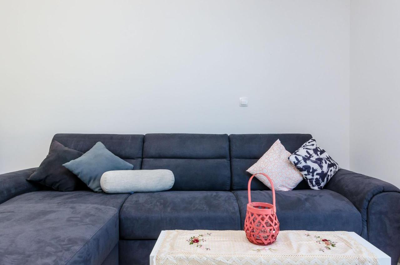 Holiday Home Barbara Стон Экстерьер фото
