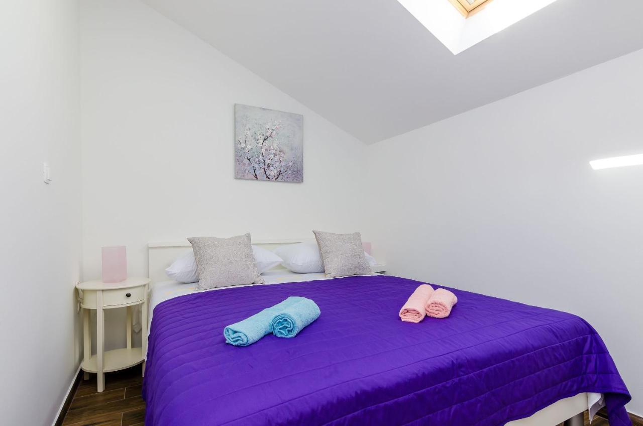 Holiday Home Barbara Стон Экстерьер фото