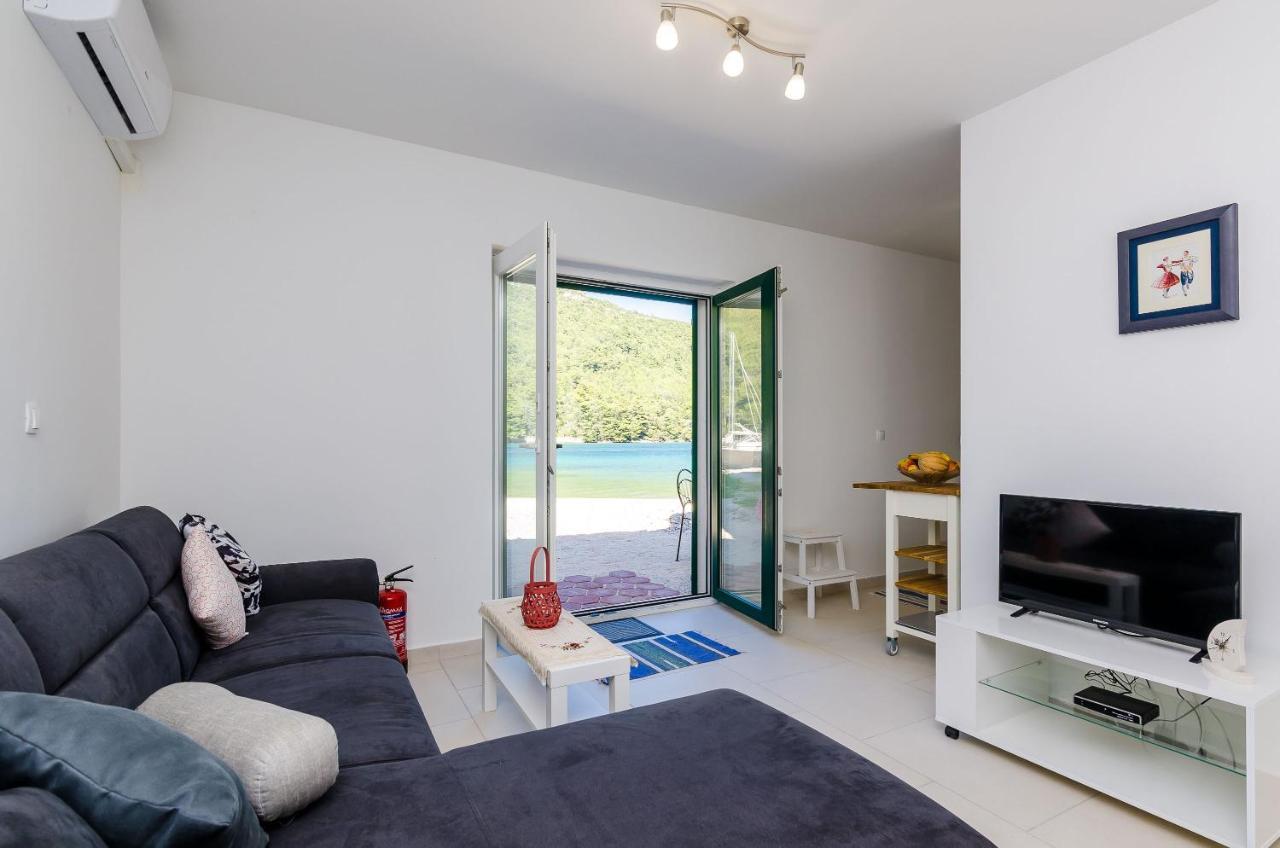 Holiday Home Barbara Стон Экстерьер фото