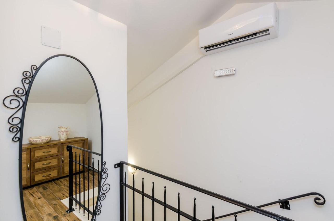 Holiday Home Barbara Стон Экстерьер фото